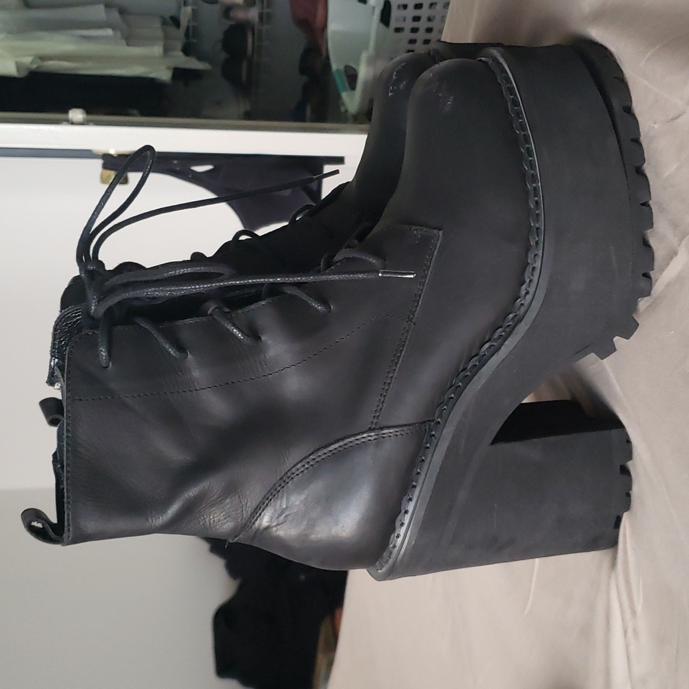 UNIF CHOKE BOOTS